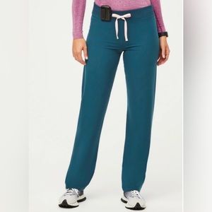 FIGS Caribbean Blue Kade Cargo Scrub Pants. good condition.